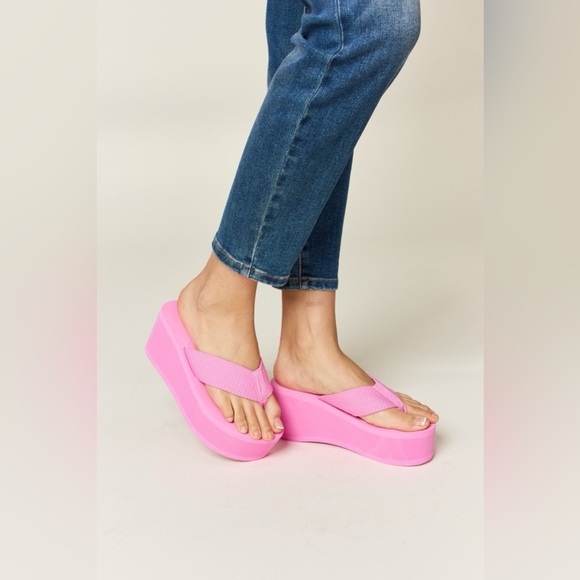 WILD DIVA Open Toe Platform Wedge Sandals - Picture 5 of 6